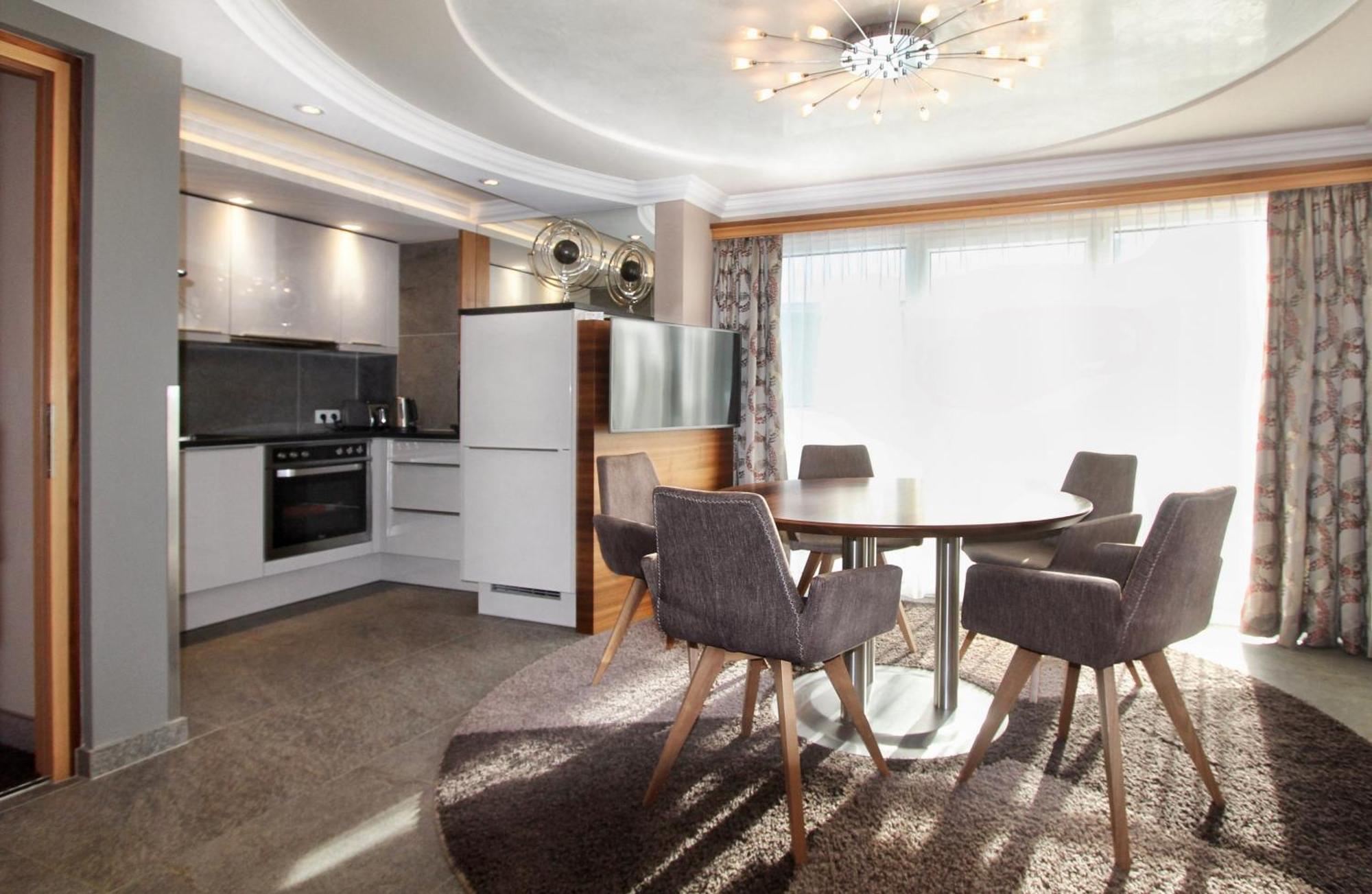 Gruetter Luxury Apartments Ишгль Экстерьер фото